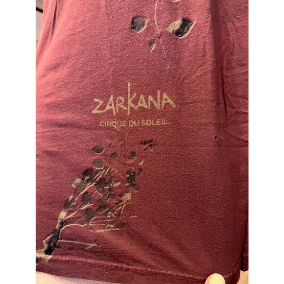 Rare LE Cirque Du Soleil Zarkana Magician V-Neck Tee Shirt HOLES Size L Burgundy - Picture 3 of 9